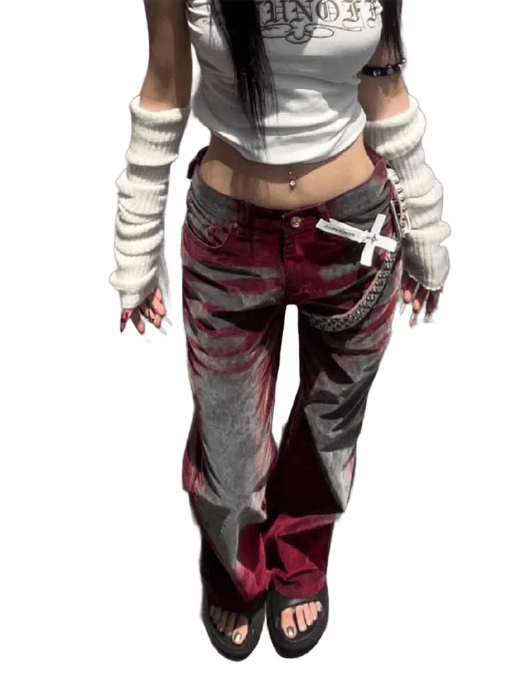 Jeansy z czerwonym efektem